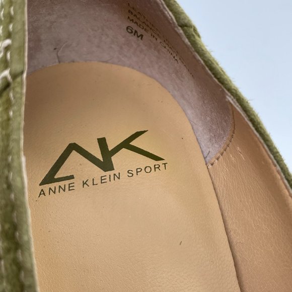 Anne Klein Sport Heels- Green Suede Heels size 6M - Picture 4 of 12